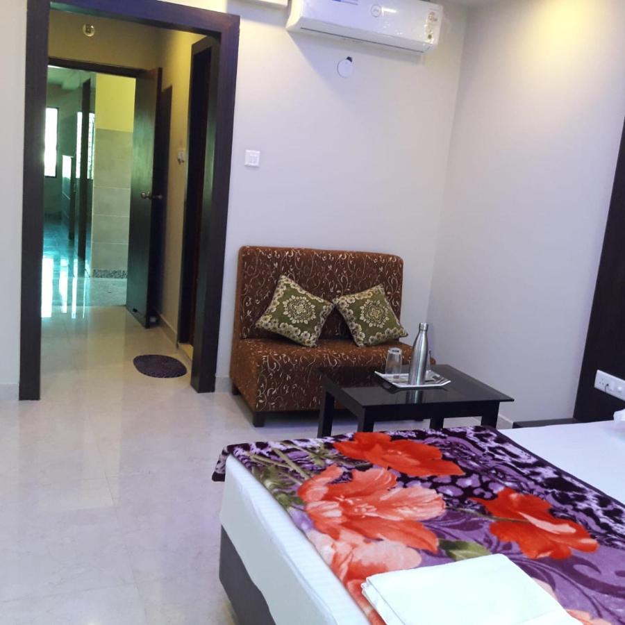 Hotel Siddhi Vinayak Puri Exteriör bild